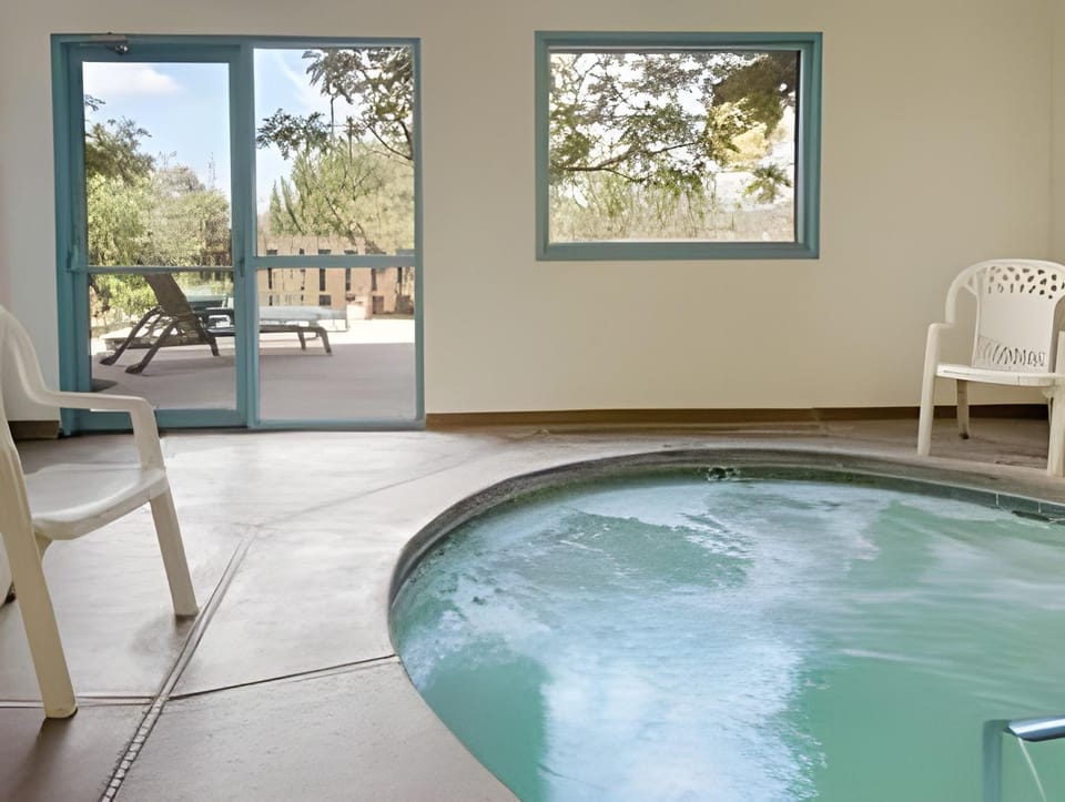 Super 8 By Wyndham Klamath Falls Hotel in Klamath Falls