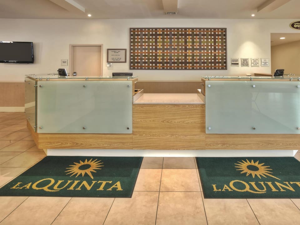 La Quinta Inn & Suites by Wyndham Danbury Hotel in Bethel