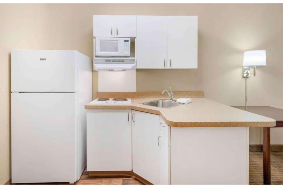 Studio 6 Extended Stay Chicago  Lisle   IL Hotel in Lisle