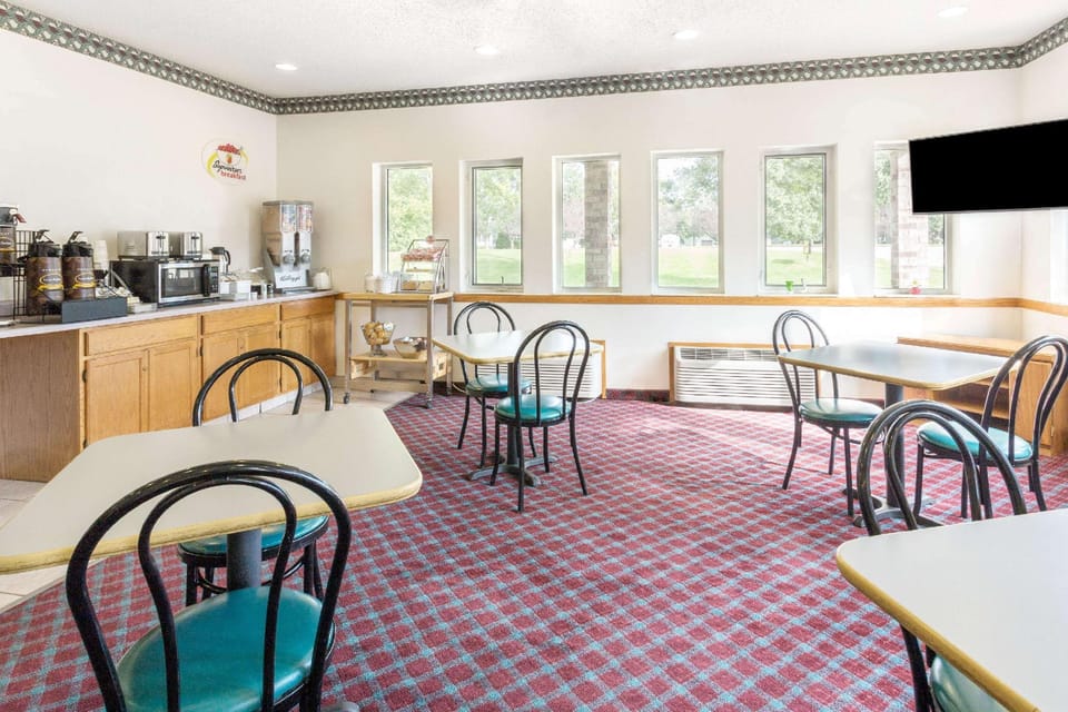 Super 8 By Wyndham Cresco Ia Hotel in Iowa