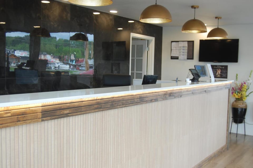 Vacation Lodge Hotel in Pigeon Forge