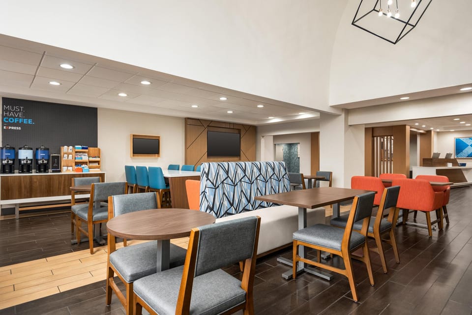 Holiday Inn Express Hotel & Suites McDonough By IHG Hotel in McDonough