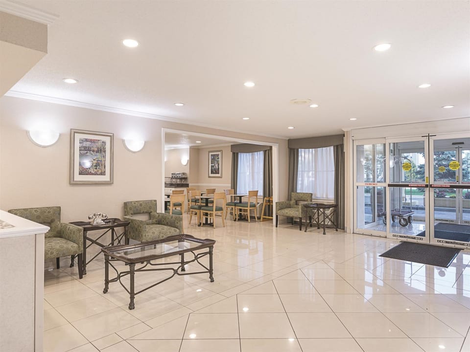 La Quinta Inn & Suites by Wyndham Detroit Utica Hotel in Utica