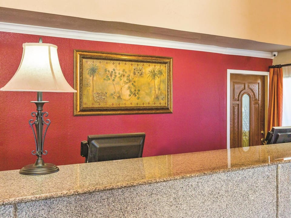 Baymont By Wyndham Tehachapi Hotel in Tehachapi