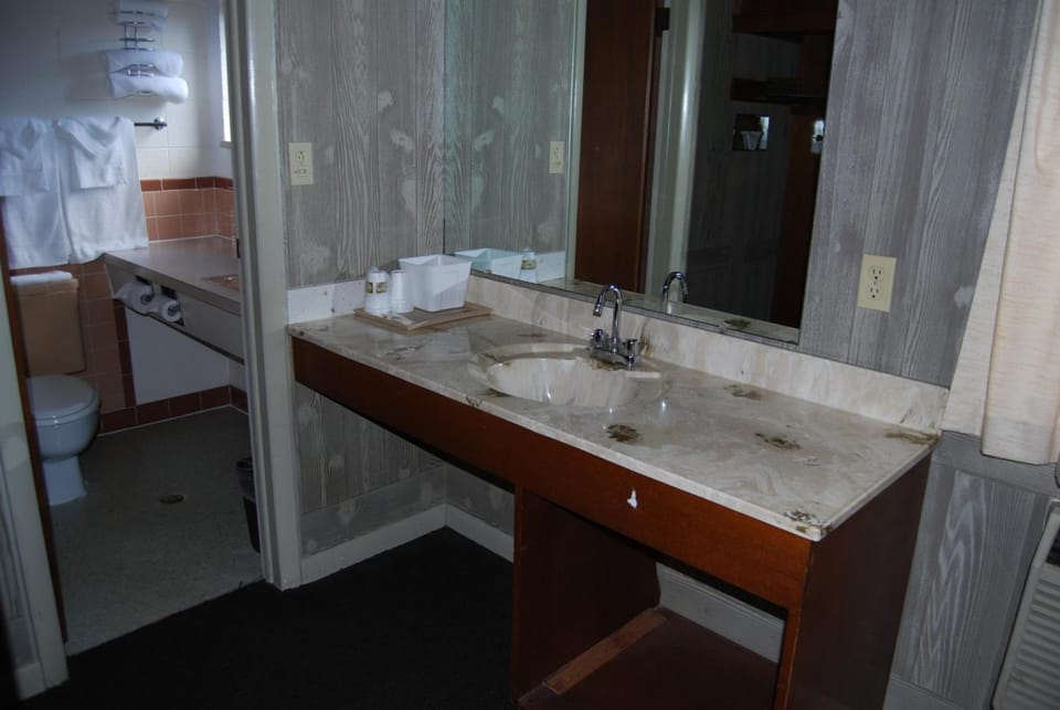Budget Host Exit 254 Inn Motel in Loveland