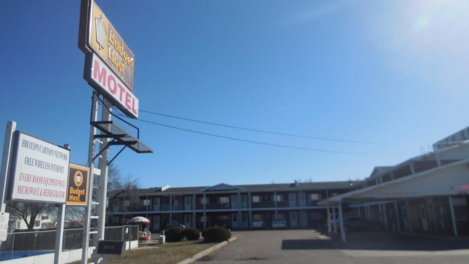 Budget Host Exit 254 Inn Motel in Loveland