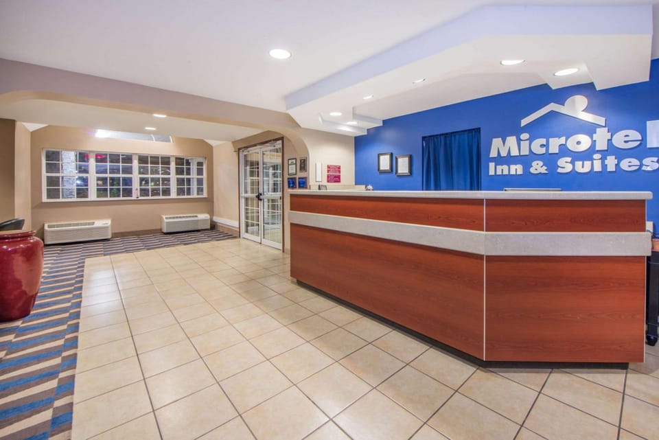 Microtel Inn & Suites by Wyndham Miami Hotel in Ozark Mountains