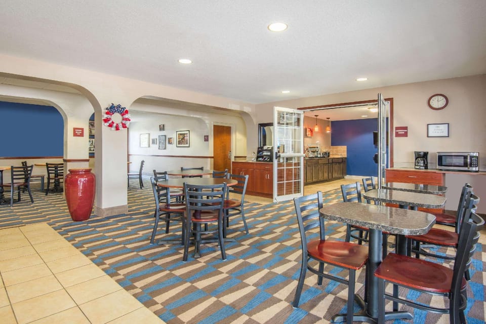 Microtel Inn & Suites by Wyndham Miami Hotel in Ozark Mountains