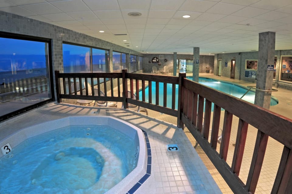 Promenade Inn & Suites Oceanfront Hotel in Seaside