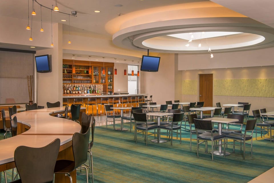 Bar/lounge
