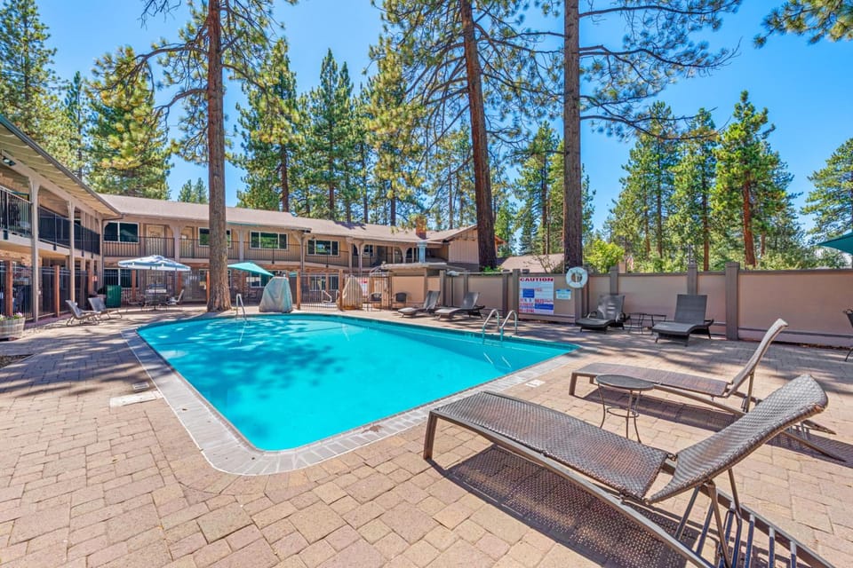 The Lodge at Lake Tahoe Apartment hotel in South Lake Tahoe