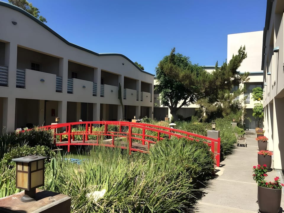 Mikado Hotel Hotel in Valley Village