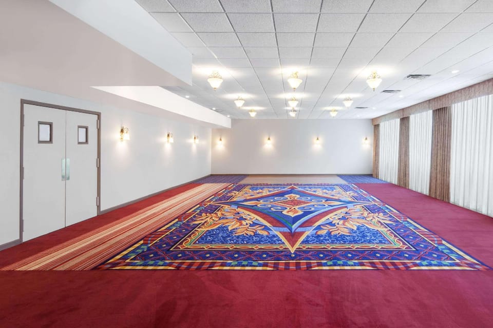 Days Inn by Wyndham Albion Hotel in Ohio