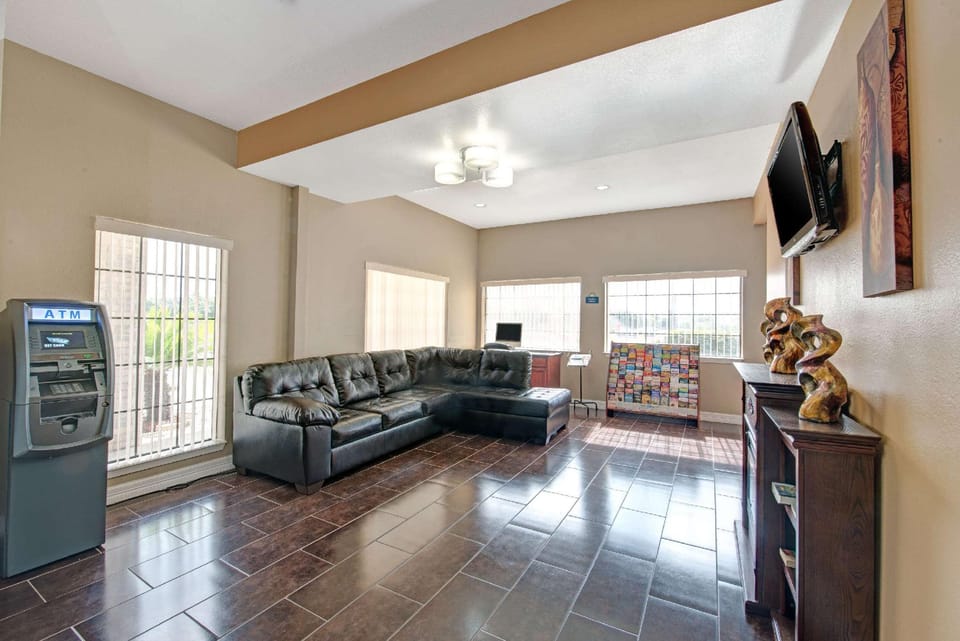 Days Inn by Wyndham San Antonio Near Fiesta Park Hotel in San Antonio