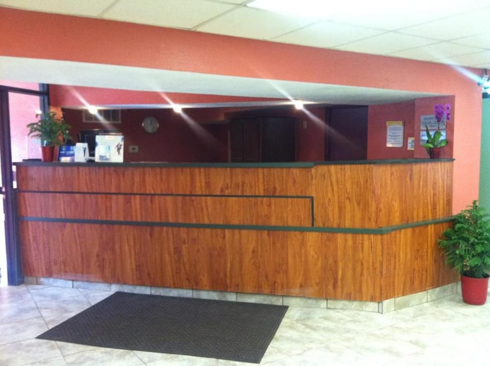Days Inn by Wyndham Cleveland Lakewood Hotel in Lakewood