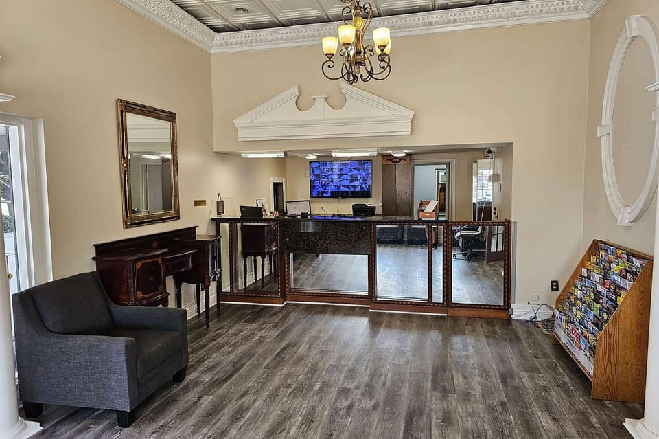 Super 8 by Wyndham Metairie Motel in Metairie
