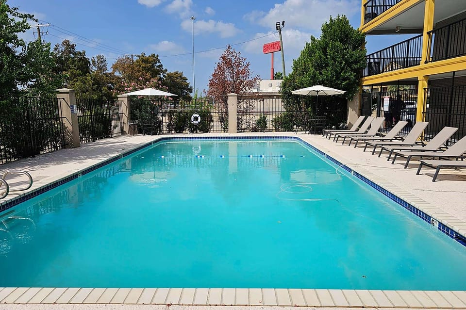 Super 8 by Wyndham Metairie Motel in Metairie