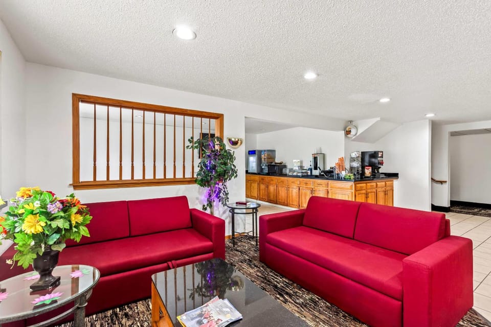 Quality Inn & Suites Howe - Sturgis Hotel in Indiana