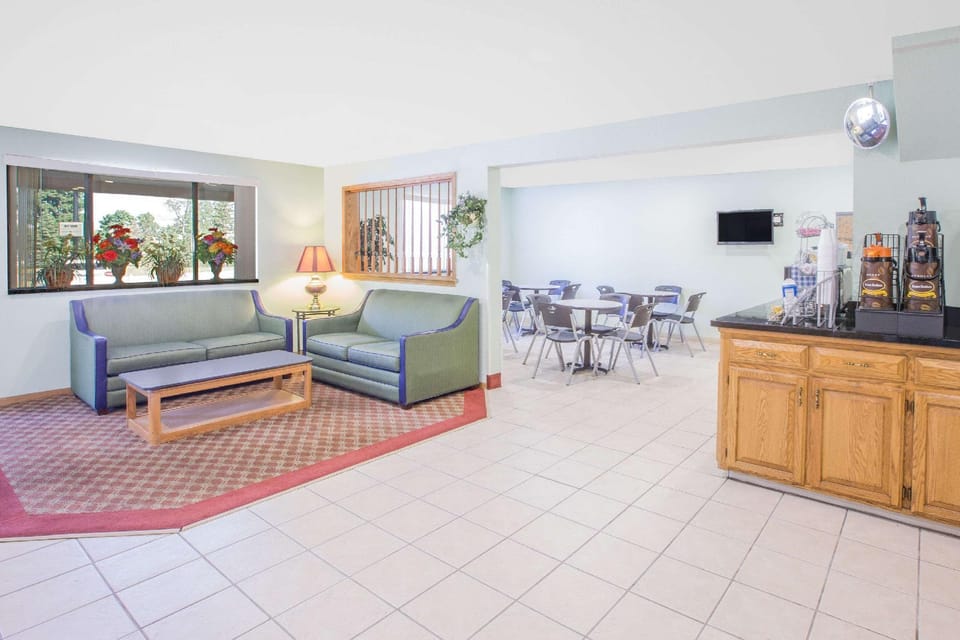 Quality Inn & Suites Howe - Sturgis Hotel in Indiana