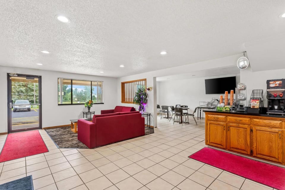 Quality Inn & Suites Howe - Sturgis Hotel in Indiana