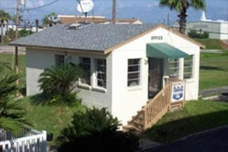 Knights Inn Corpus Christi at North Beach Motel in Corpus Christi