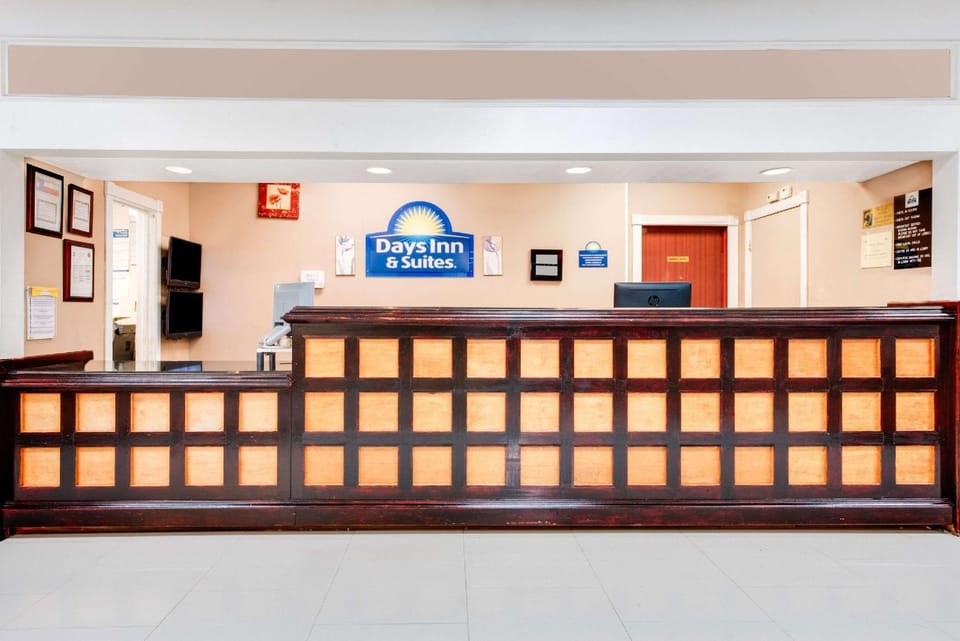 Days Inn & Suites by Wyndham Laredo Hotel in Laredo