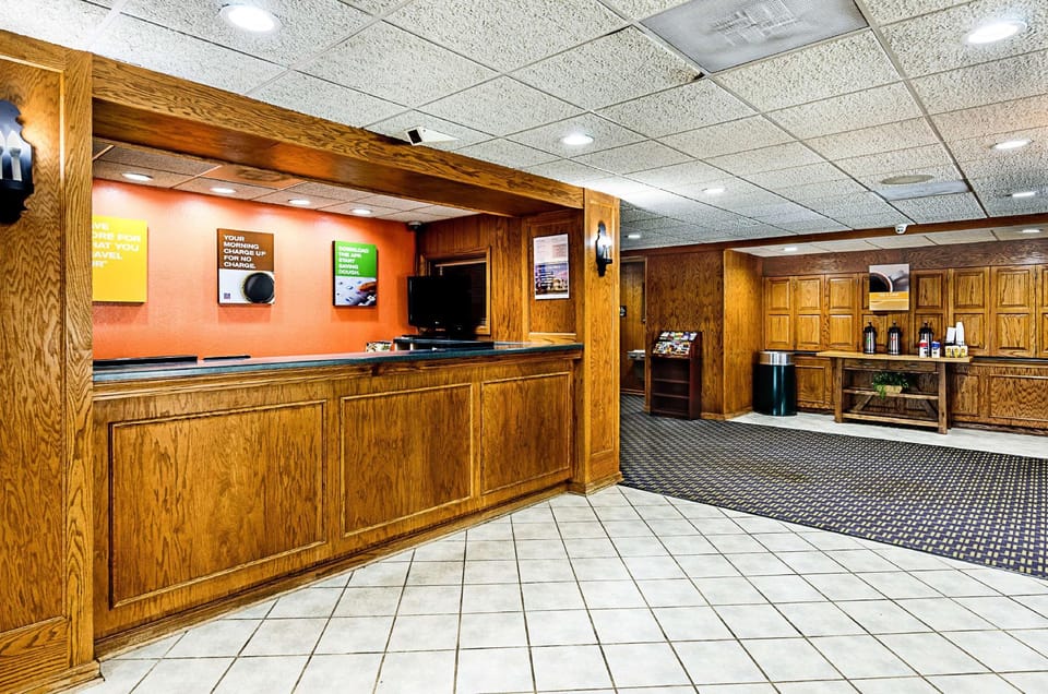 Travelodge by Wyndham Roanoke Hotel in Roanoke
