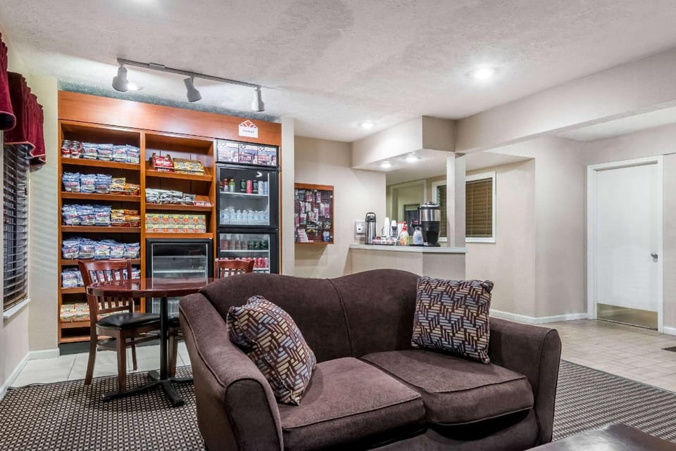 Hawthorn Extended Stay by Wyndham Columbus North Hotel in Ohio