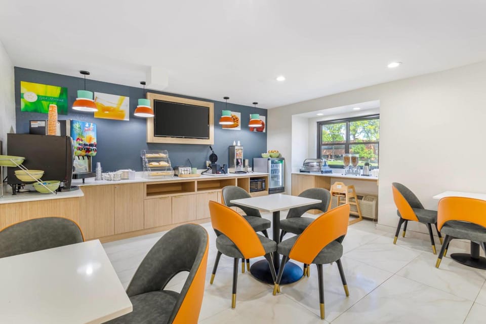 Quality Inn & Suites Hotel in Cedar Bluff