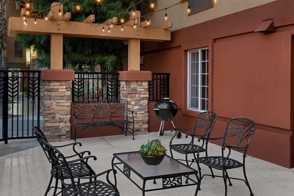 Larkspur Landing Extended Stay Suites Pleasanton Apartment hotel in Dublin