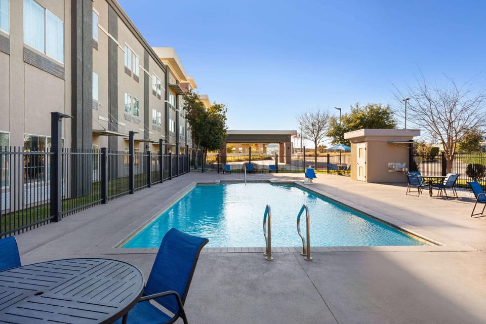La Quinta Inn & Suites by Wyndham Austin NW/Lakeline Mall Hotel in Cedar Park