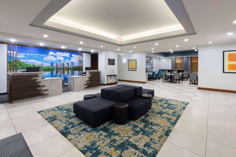 La Quinta Inn & Suites by Wyndham Austin NW/Lakeline Mall Hotel in Cedar Park