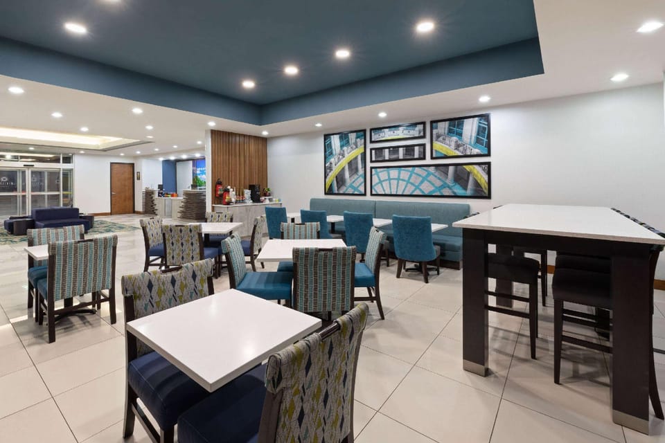 La Quinta Inn & Suites by Wyndham Austin NW/Lakeline Mall Hotel in Cedar Park