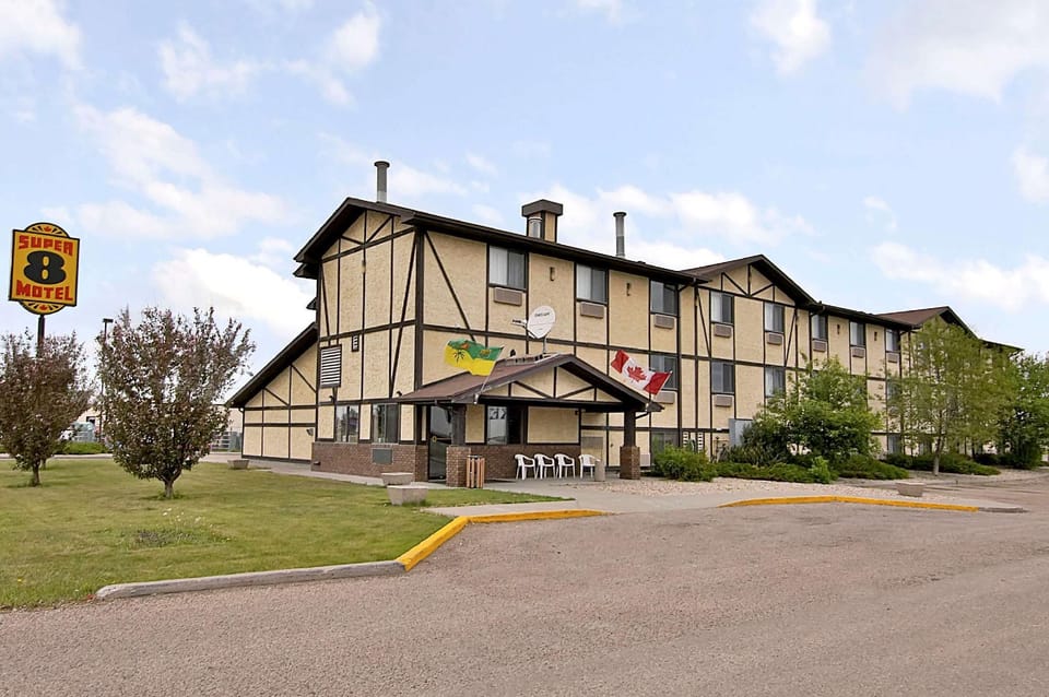 Super 8 By Wyndham Regina Hotel in Regina