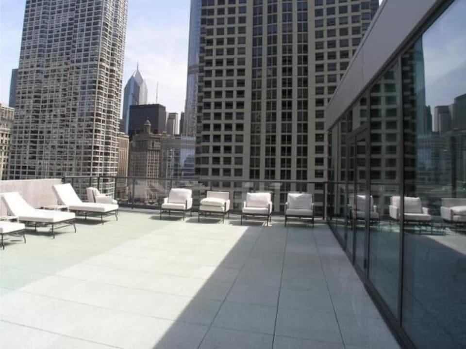 Bridgestreet at State and Grand Apartment hotel in River North