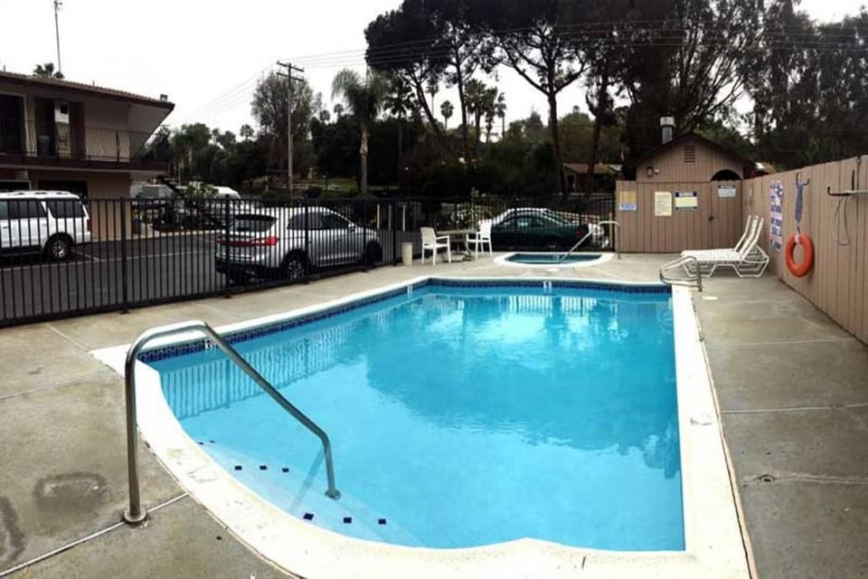 Escondido Lodge Motel in Escondido Village