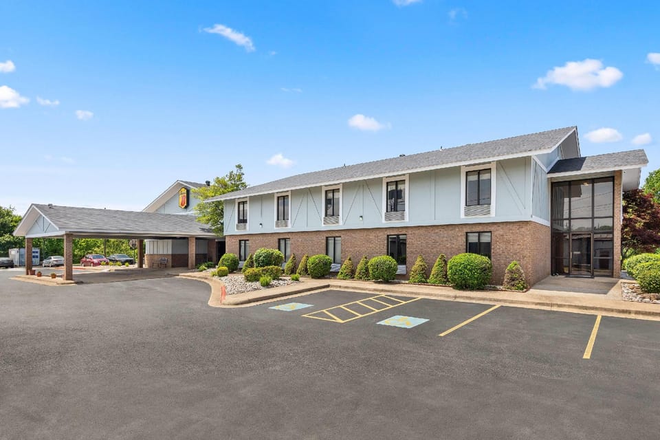 Super 8 By Wyndham Harrison Ar Hotel in Arkansas
