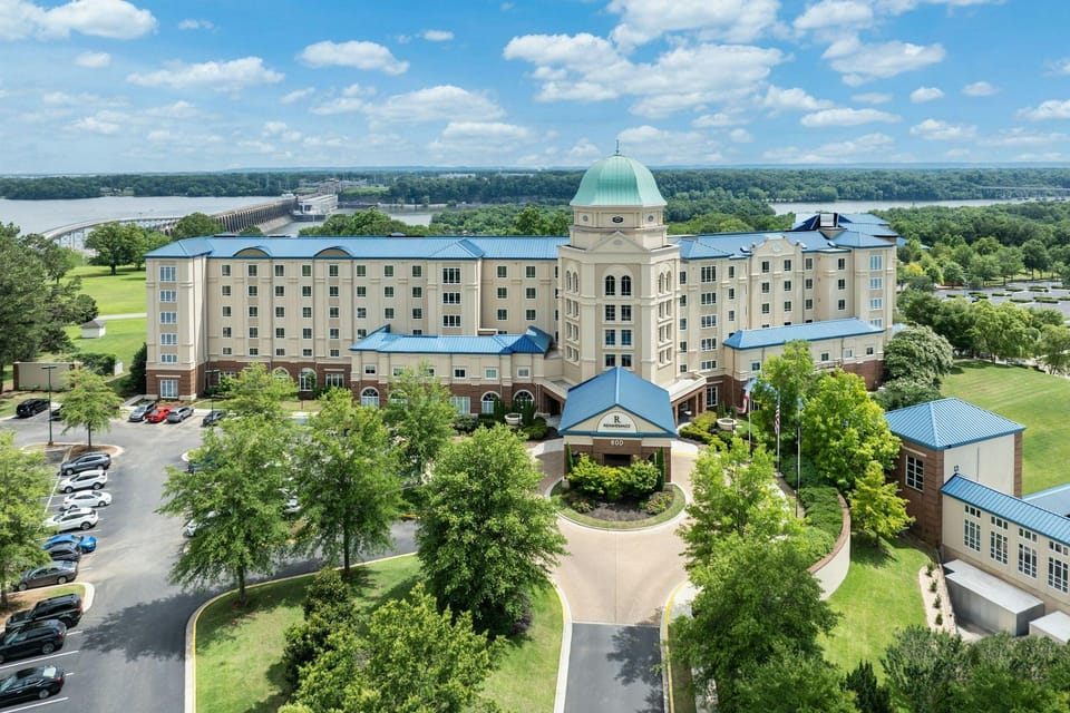 Renaissance Shoals Resort & Spa Hotel in Florence