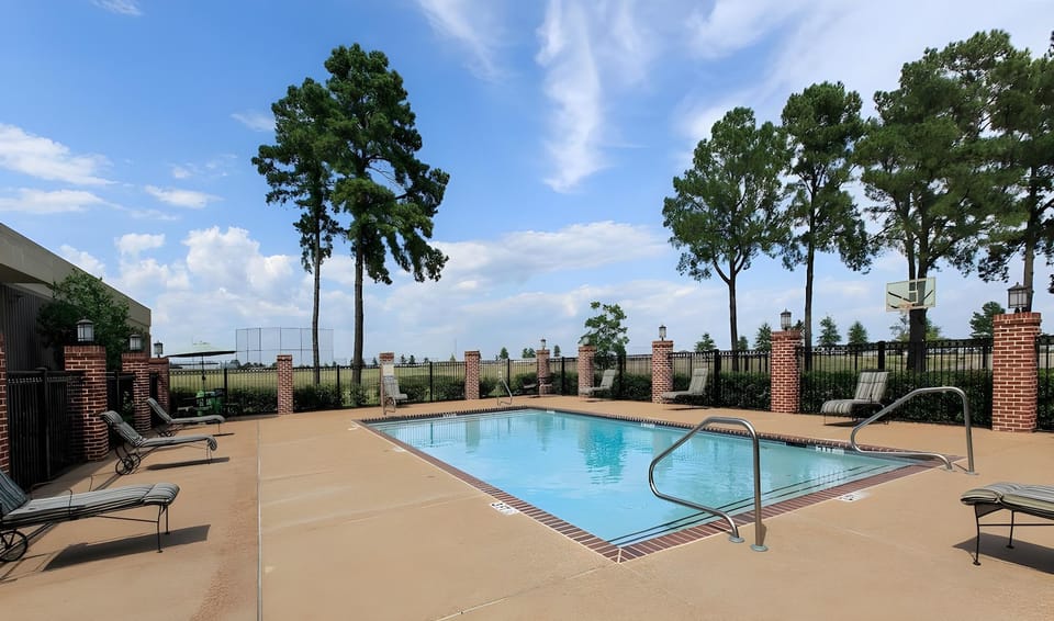 Historic Whispering Woods Hotel & Conference Center Hotel in Olive Branch