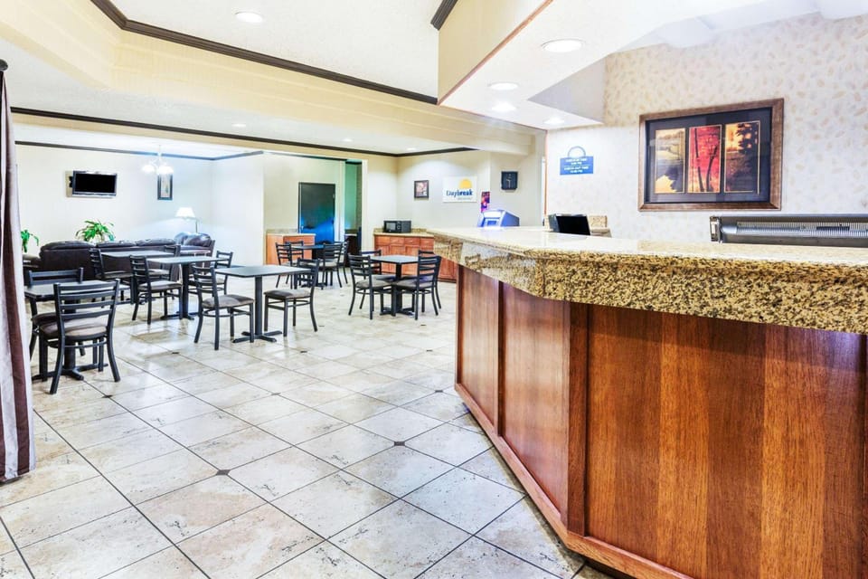 Days Inn & Suites by Wyndham Vancouver Hotel in Vancouver
