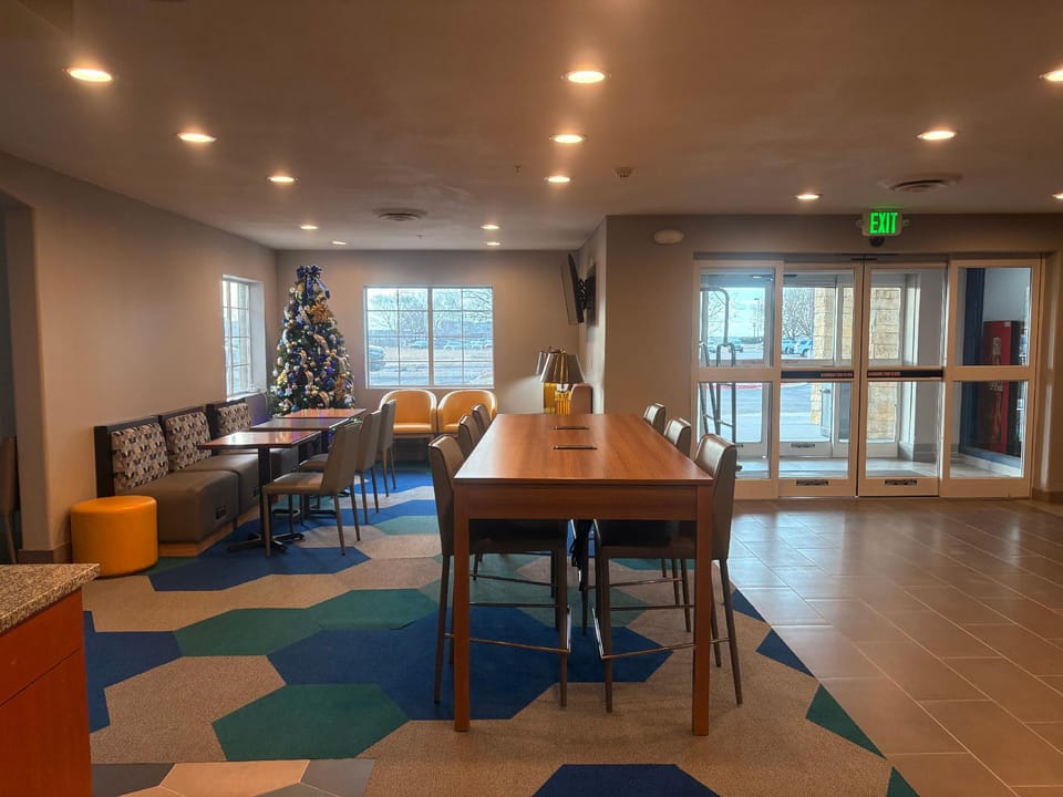 Microtel Inn & Suites by Wyndham Denver Airport Hotel in Commerce City