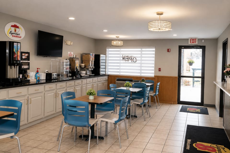 Super 8 by Wyndham Warrenton Hotel in Missouri