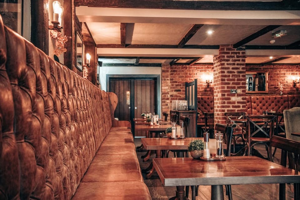 The Thatch Inn Hotel in Stroud District