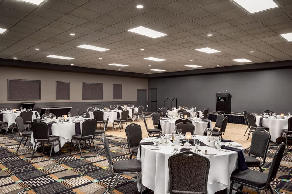 Royal Hotel West Edmonton, Trademark Collection by Wyndham Hotel in Edmonton