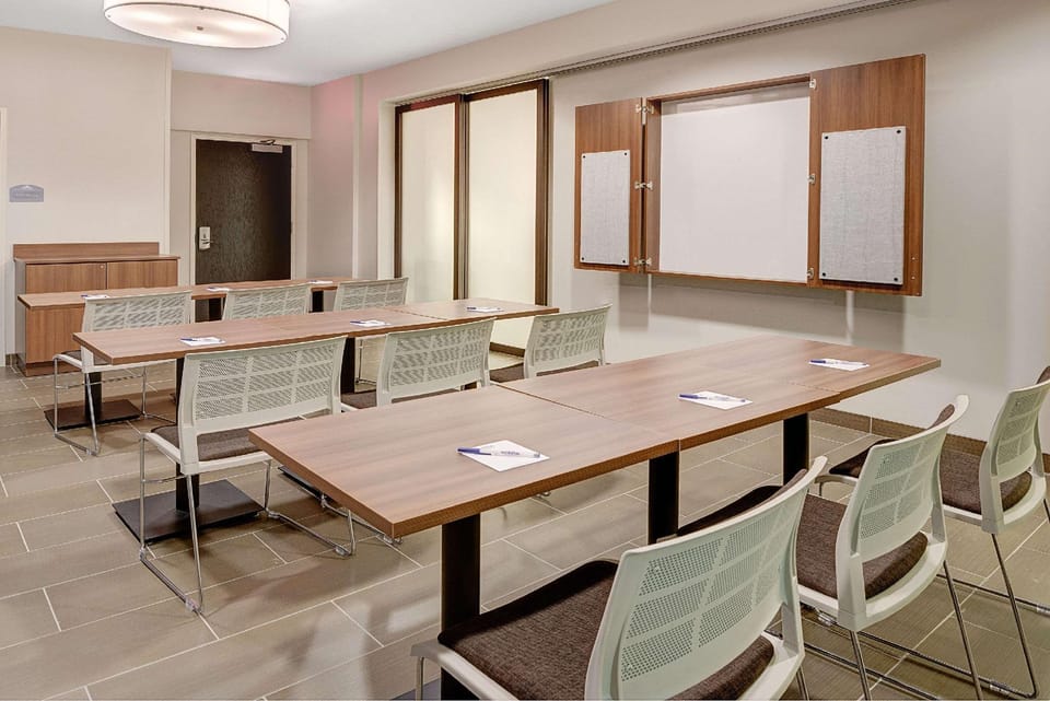Microtel Inn & Suites by Wyndham Philadelphia Airport Ridley Hotel in Ridley Park