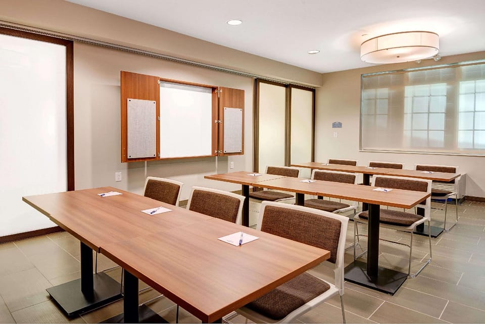 Microtel Inn & Suites by Wyndham Philadelphia Airport Ridley Hotel in Ridley Park
