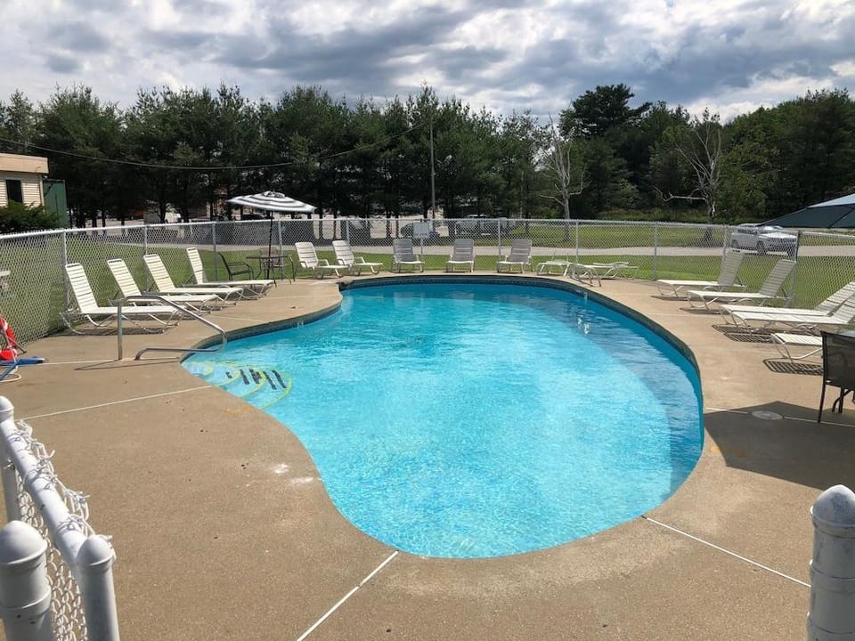 Fireside Inn & Suites Auburn Inn in New Gloucester