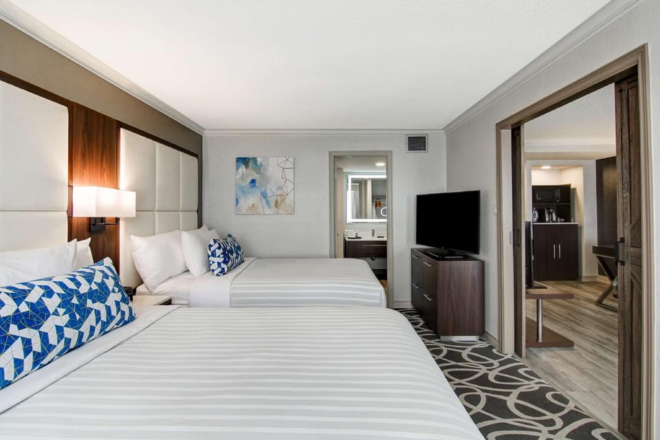 Suite room
