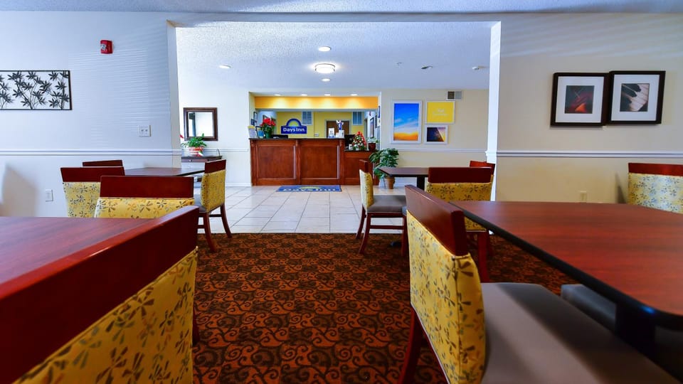 Days Inn by Wyndham Greensboro NC Hotel in High Point