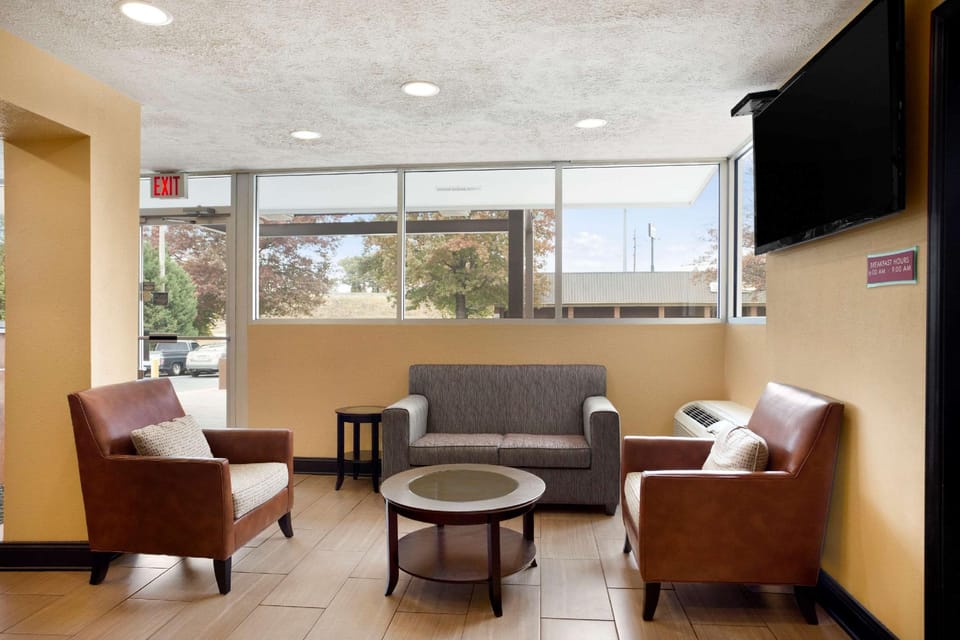 Super 8 By Wyndham Jackson Hotel in Jackson